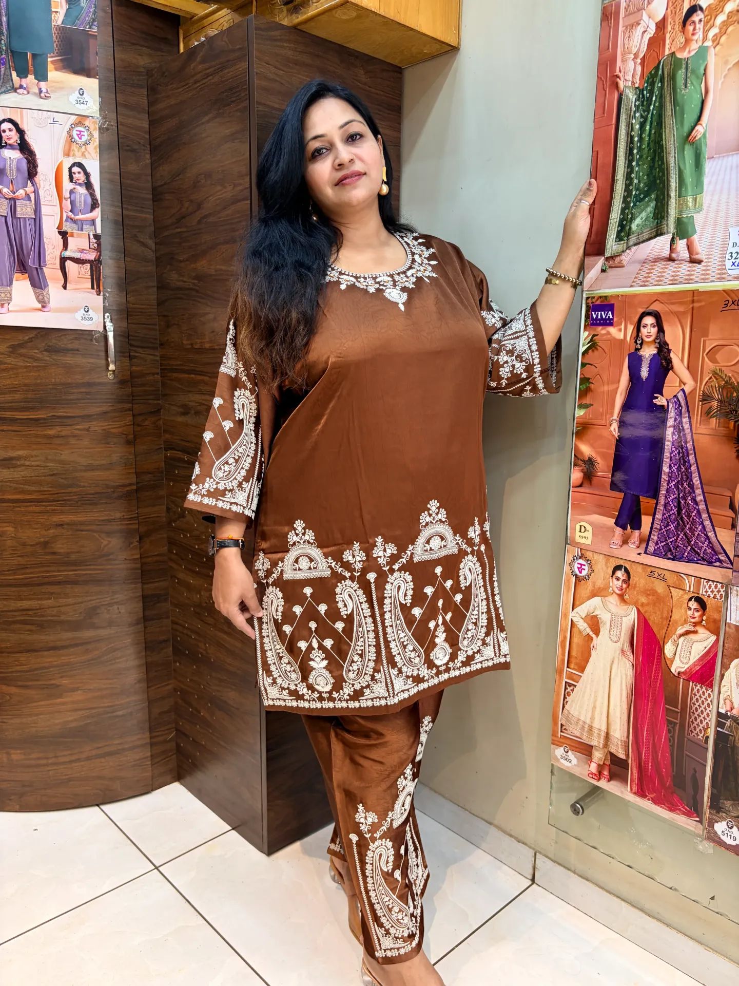 [SKU/BRCOSET/001] Plus Size Embroidered Tunic Set (XL)
