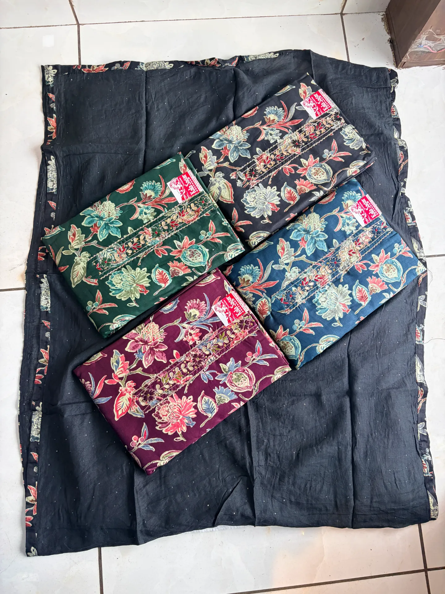 Muslin Floral Print Cotton Suit Piece