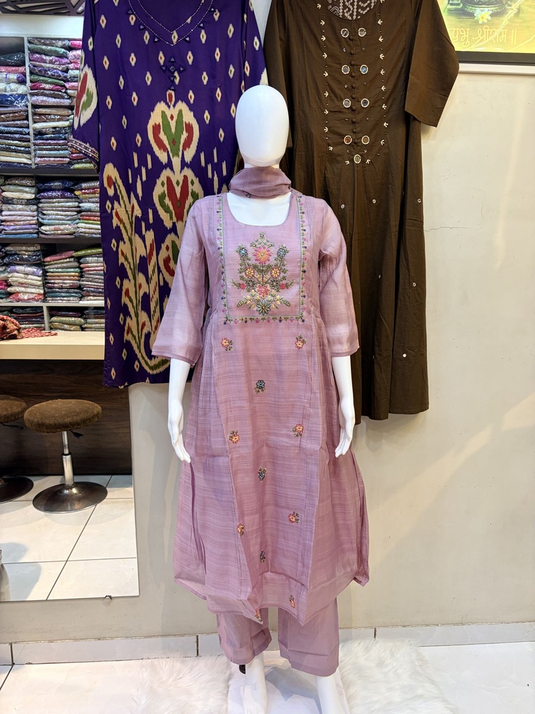 [SKU/ELT/001] Best Embroidered Lilac Kurti Set (M)